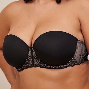 Torrid Curve Black Lace Adjustable Strapless Bra Lightly Lined Size 40 DD/E